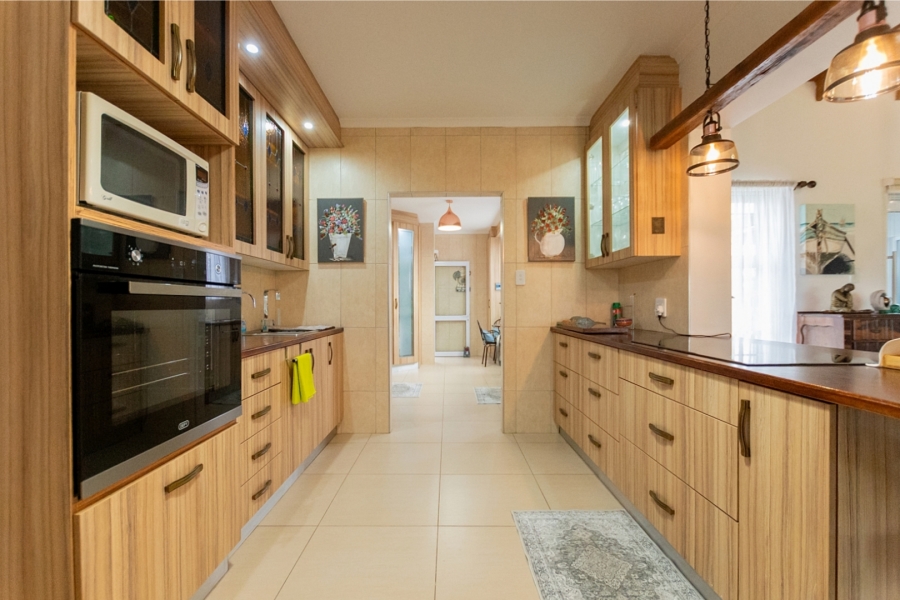 4 Bedroom Property for Sale in Country Club Western Cape
